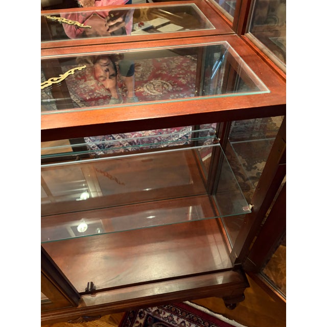 Wood Attributed to Hekman Furniture Glass Front Display Cabinet With Burled Wood, Mirrored Back, Lighted and Glass Shelves, For Sale - Image 7 of 14