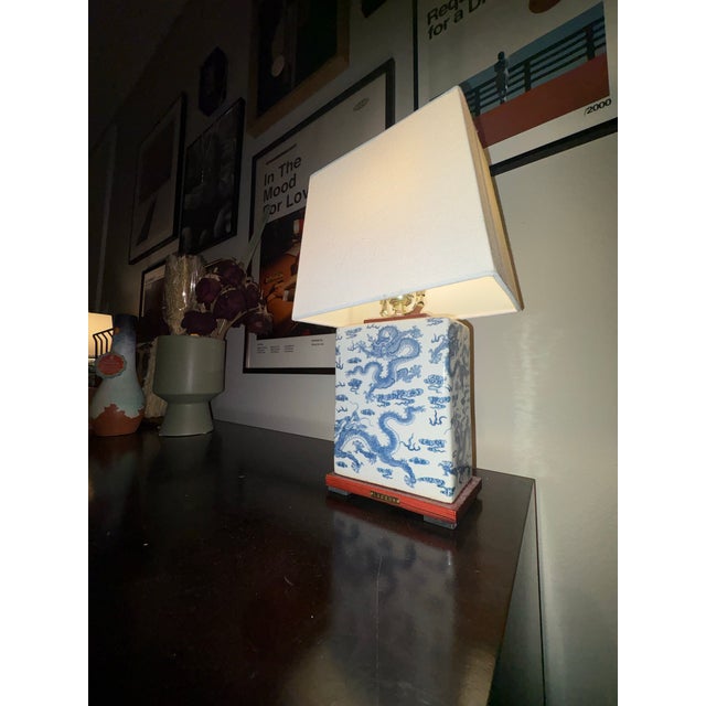 Vintage Ralph Lauren Blue & White Dragon Porcelain Table Lamps – Chinoiserie Hollywood Regency (Pair) For Sale In Panama City, FL - Image 6 of 6