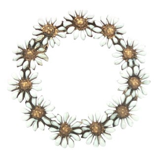 Vintage Mid-Century 14k Yellow Gold Daisy Circle Pin For Sale