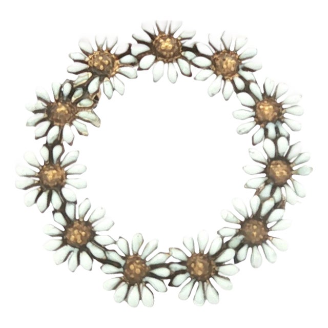 Vintage Mid-Century 14k Yellow Gold Daisy Circle Pin For Sale