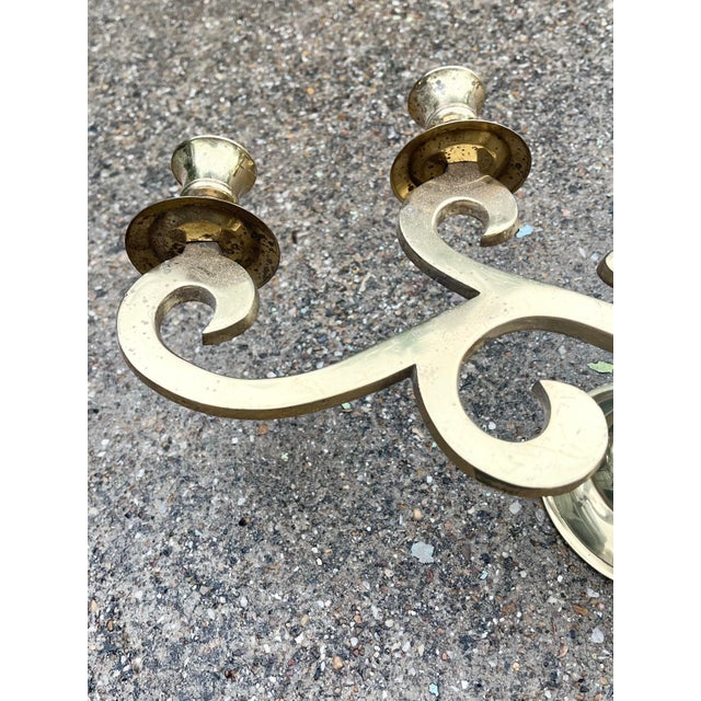 Brass 1970s French Fleur-De-Lis Pair of Wall Sconce Mounted Brass 4-Arm Candle Holders For Sale - Image 8 of 12