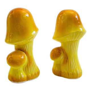 Mid Century Yellow Ceramic Mushroom Salt and Pepper Shakers, Japan For Sale