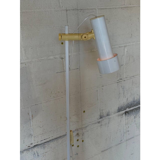 Metal 1970s Mid-Century Modern White Metal Floor Lamp With Adjustable Shade For Sale - Image 7 of 10