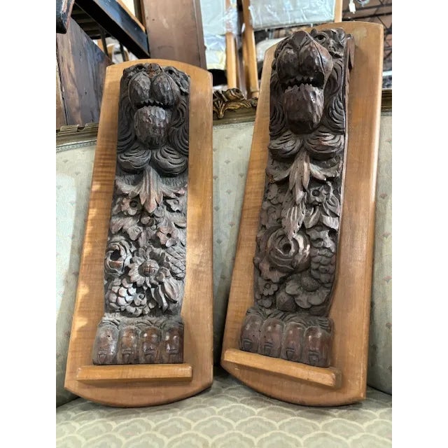 Late 18th Century Pair of Carved Wood Lion Wall Plaques For Sale - Image 9 of 10