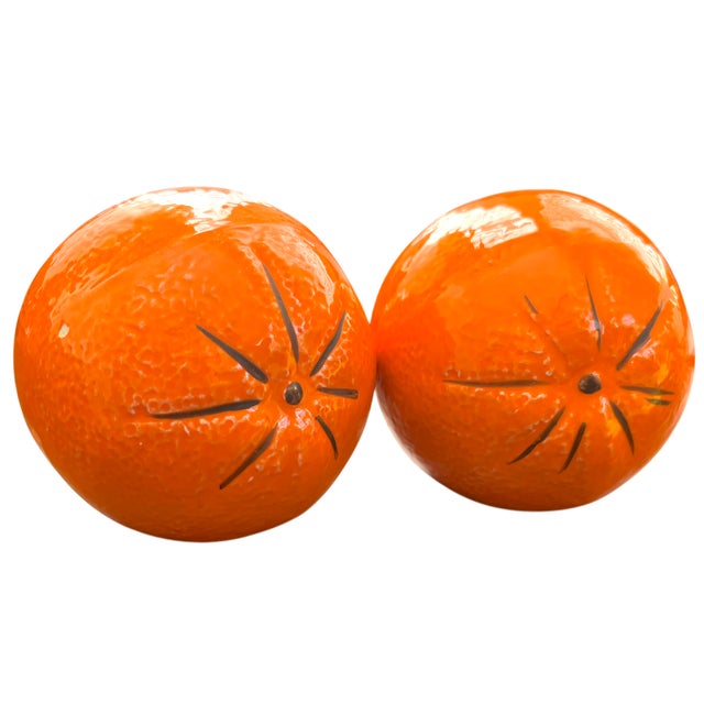 Bunny Williams Home Set of 11 Vintage Italian Life-Size Ceramic Fruits – Hand-Painted Trompe L’Oeil Collection, Apples, Oranges, Banana & Strawberries - For Sale - Image 4 of 10