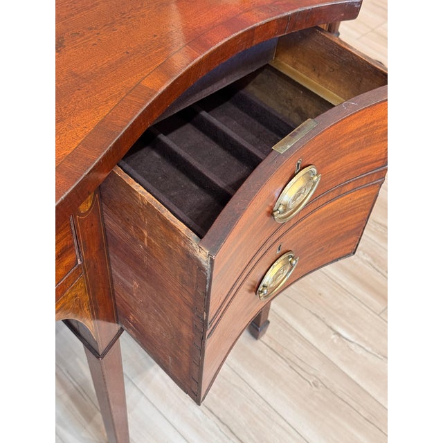 Late 18th Century English Mahogany Serpentine-Front Sideboard For Sale - Image 10 of 14