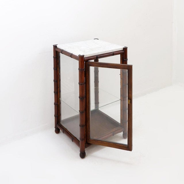 Faux Bamboo - Mid-Century Measures : 43x43cm H:72cm Materials : Wood - Glass - Marble