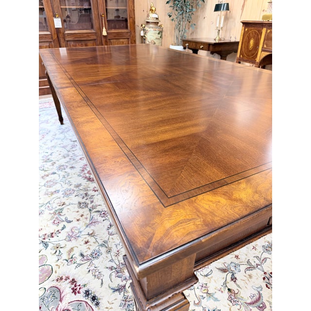 Vintage Ethan Allen Goodwin Louis XVI Style Extendable Dining Table Set For Sale In New York - Image 6 of 12