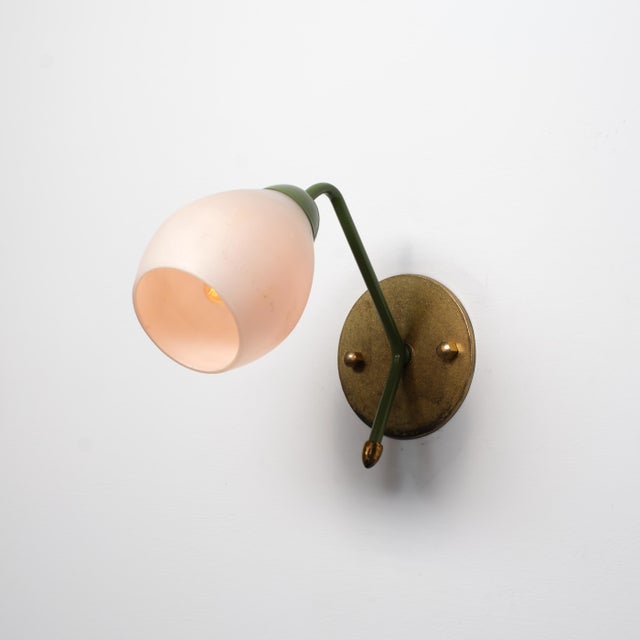1950s Italian Wall Lamp in Brass, Green Lacquered Metal and Opaline Glass, 1950s For Sale - Image 5 of 9