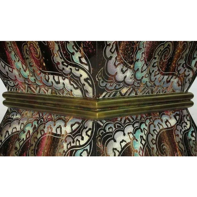 Goatskin-Effect Lacquered Hourglass End Table For Sale In Chicago - Image 6 of 8