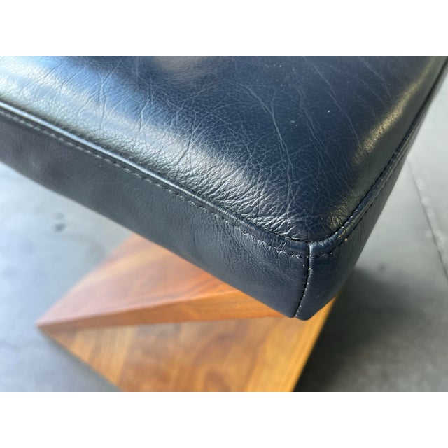 Mid-Century Modern American Leather Corkscrew Walnut Ottoman With Navy Leather Cushion For Sale - Image 3 of 11