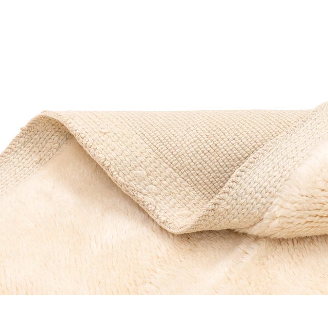 Contemporary Cloud-Soft Solid Ivory Hand-Knotted Wool Rug | 10'6" X 8'4" | One of a Kind For Sale - Image 3 of 6
