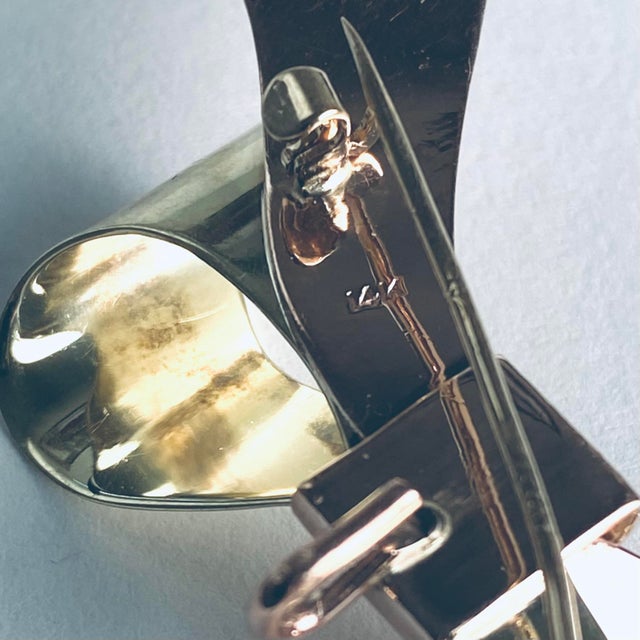 1960s 1960s Retro 14k Yellow and Rose Gold Bow Pendant Brooch For Sale - Image 5 of 6