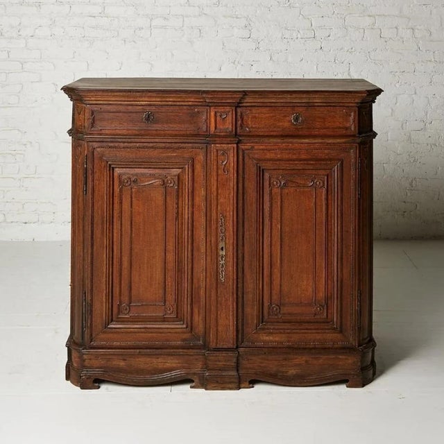 This stunning 19th Century Belgian Oak Server is a timeless example of European craftsmanship, showcasing the warmth and...