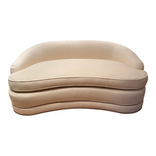 Chic Mid-Century Curved White Settee For Sale