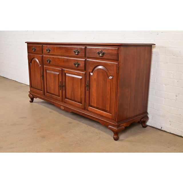 American Ethan Allen American Colonial Solid Cherry Wood Sideboard Credenza, Circa 1970s For Sale - Image 3 of 15