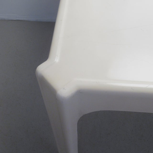 White Fiberglass Table by Marc Berthier for Roche Bobois, 1970s For Sale - Image 8 of 15