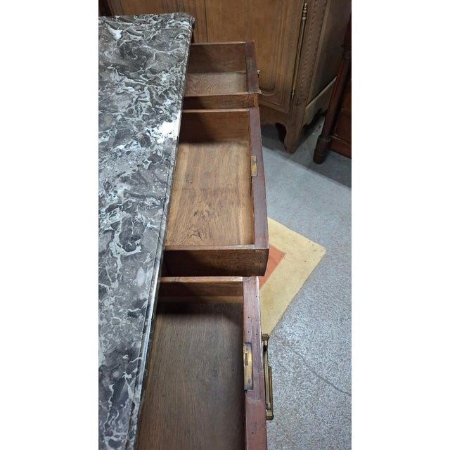 Antique Louis XV Chest of Drawers, 1890s, in Very Good conditions. Designed 1890 to 1919