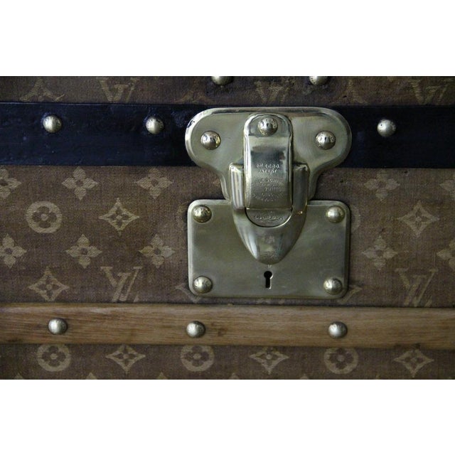 Trunk in Woven Canvas by Louis Vuitton, 1890 For Sale - Image 4 of 18
