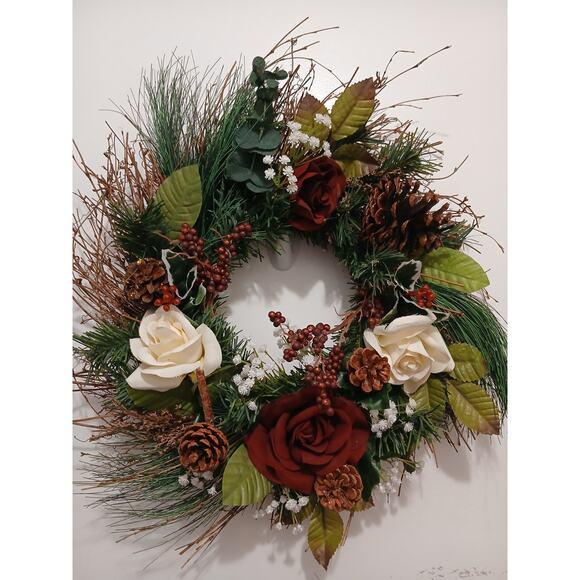 Elegant Victorian Roses Winter Door Wreath Holiday Decor Christmas Arrangement‎ For Sale - Image 9 of 12