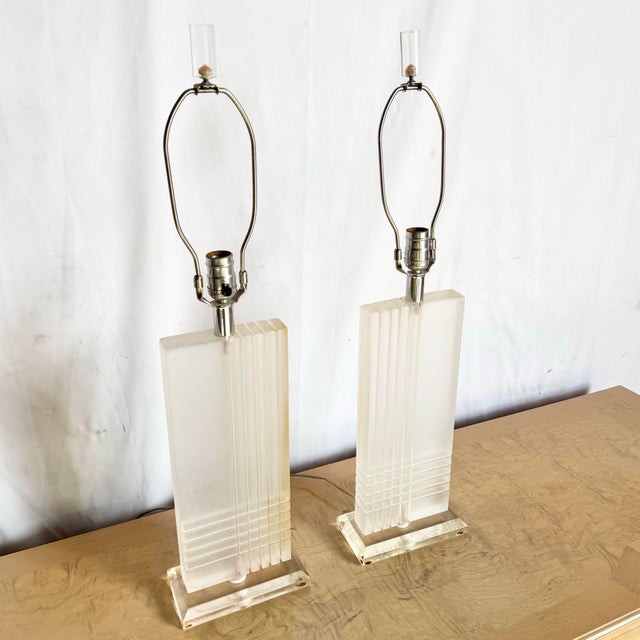 Mid 20th Century Art Deco Rectangular Lucite Table Lamps - A Pair For Sale - Image 5 of 10