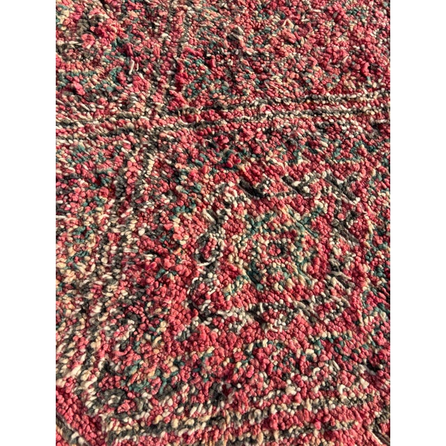 Moroccan Mid-20th Vintage Pink Geometric Moroccan Rug For Sale - Image 3 of 5