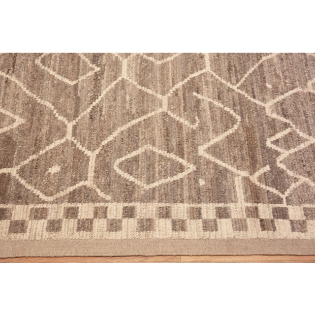 Nazmiyal Collection Large Modern Area Rug For Sale - Image 4 of 9