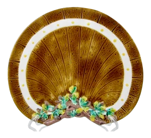 English Barrel & Ivy Crescent Brown-Westhead Moore Majolica Plate