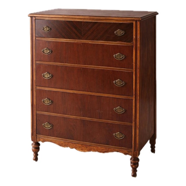 Mid 19th Century Victorian Chest of Drawers With Subtle Chevron Veneer, Turned Legs & Original Casters For Sale