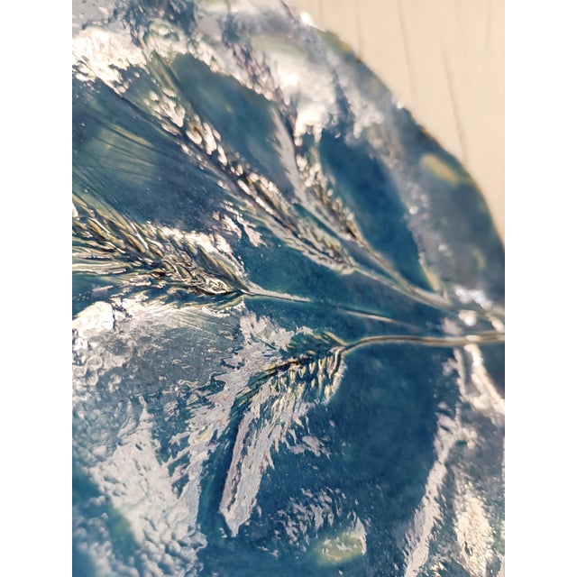 Plate/tray. Suitable as a candle holder or object holder. The piece is entirely handcrafted; the first firing (first...