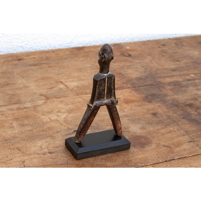 1960s Yoruba Youth's Carved African Slingshot For Sale - Image 5 of 6
