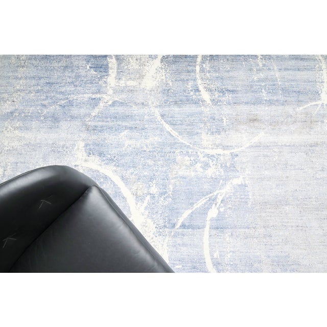 Exquisite Rugs Fine Pure Silk Hand-Knotted Silk Blue/Gray/Ivory Rug-9'X12' For Sale In Los Angeles - Image 6 of 8
