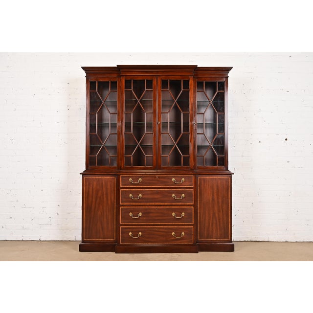 Henkel Harris Georgian Carved Mahogany Lighted Breakfront Bookcase Cabinet For Sale - Image 15 of 15