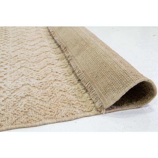 Beige Transitional Hand Loom Wool Rug With Geometric Pattern For Sale - Image 4 of 10