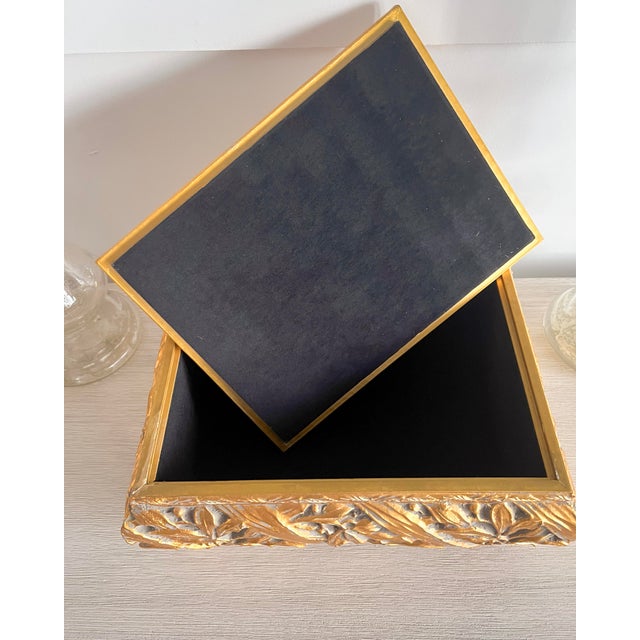 Ceramic Antique Style Raised Gilt Relief Decorative Ceramic Storage Box – Early 20th Century, Unmarked For Sale - Image 7 of 11