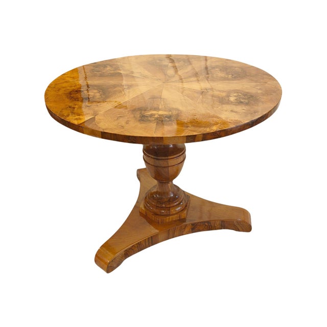 Biedermeier Round Salon Table in Walnut, South Germany, 1830 For Sale - Image 10 of 10