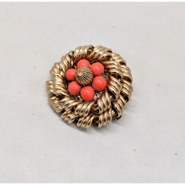 Napier Vintage 1950s Signed Napier Goldtone Faux-Coral Beaded Brooch For Sale - Image 4 of 7