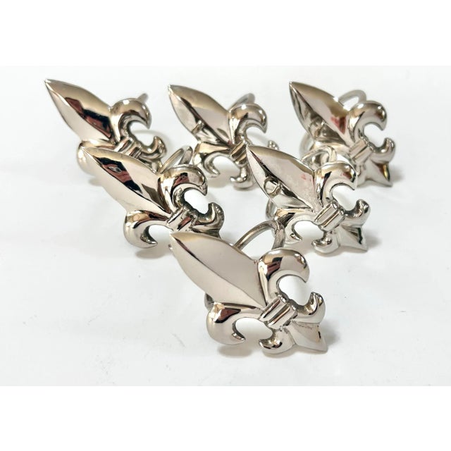 French Vintage Silver Fleur-De-Lis Napkin Rings – French Table Decor, Set of 6 For Sale - Image 3 of 6