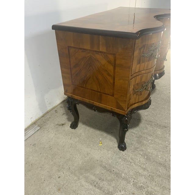 Baroque Chest of Drawers in Walnut, 1750s For Sale - Image 11 of 18