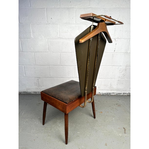 Mid 20th Century Gentleman's Valet Chair by Pearl-Wick For Sale - Image 4 of 12