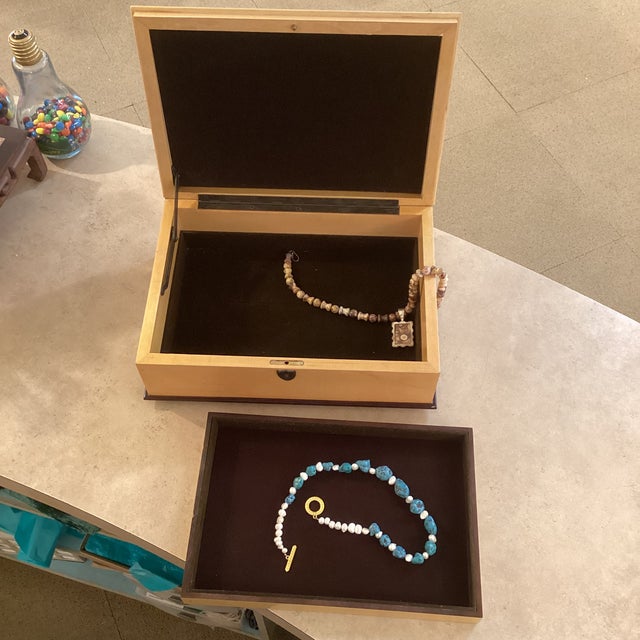 Tan Late 20th Century Biedermeier Style Blonde Walnut Keepsake Box With Working Key For Sale - Image 8 of 8