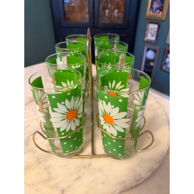 1960s Vintage 1960s Pasinski Signed Daisy Glasses Set of 8 With Metal Caddy Crate For Sale - Image 5 of 11