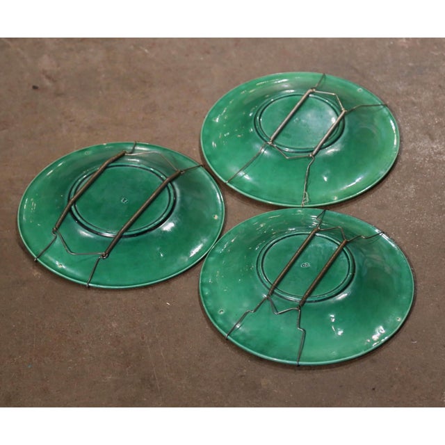 Late 19th Century 19th Century English Majolica Wall Plates With Vine and Grape Motifs- Set of 3 For Sale - Image 5 of 6