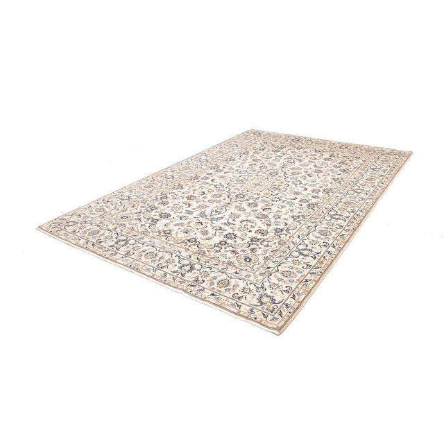 Middle Eastern Kashan Rug in Hand-Knotted Wool For Sale - Image 11 of 11