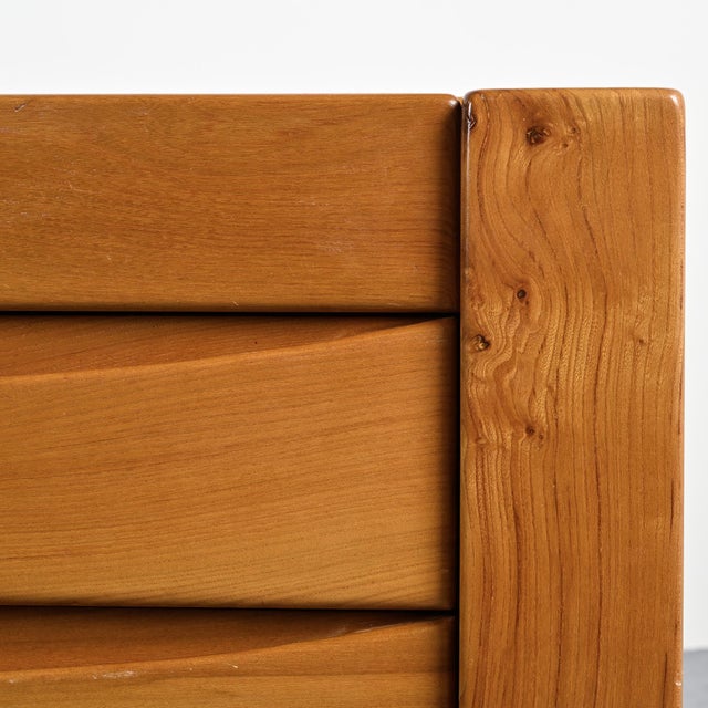 Elm Chest of Drawers from Maison Regain, 1960s For Sale - Image 16 of 17