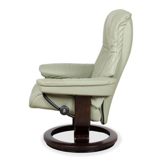 Mayfair Leather Armchairs in Green Sage with Ottoman and Reclining Function from Stressless, Set of 4 For Sale - Image 17 of 18