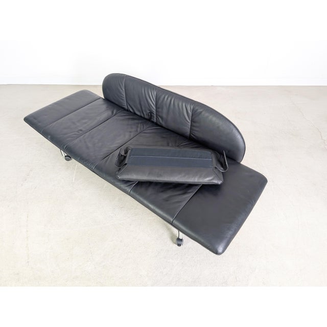 Two-Seater Chaise Lounge in Leather For Sale - Image 11 of 12