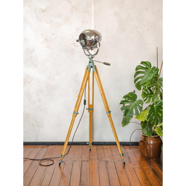 1950s Electric Patt 123 Theater Spotlight Floor Lamp on Wooden Berlebach Tripod from Strand, 1950s For Sale - Image 5 of 18