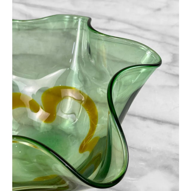 Mid 20th Century Vintage Art Glass Hand Blown Green Butterscotch Ruffled Bowl For Sale - Image 5 of 7