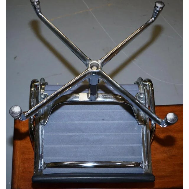 Black Leather Swivel Office Chairs from Vitra For Sale - Image 17 of 18